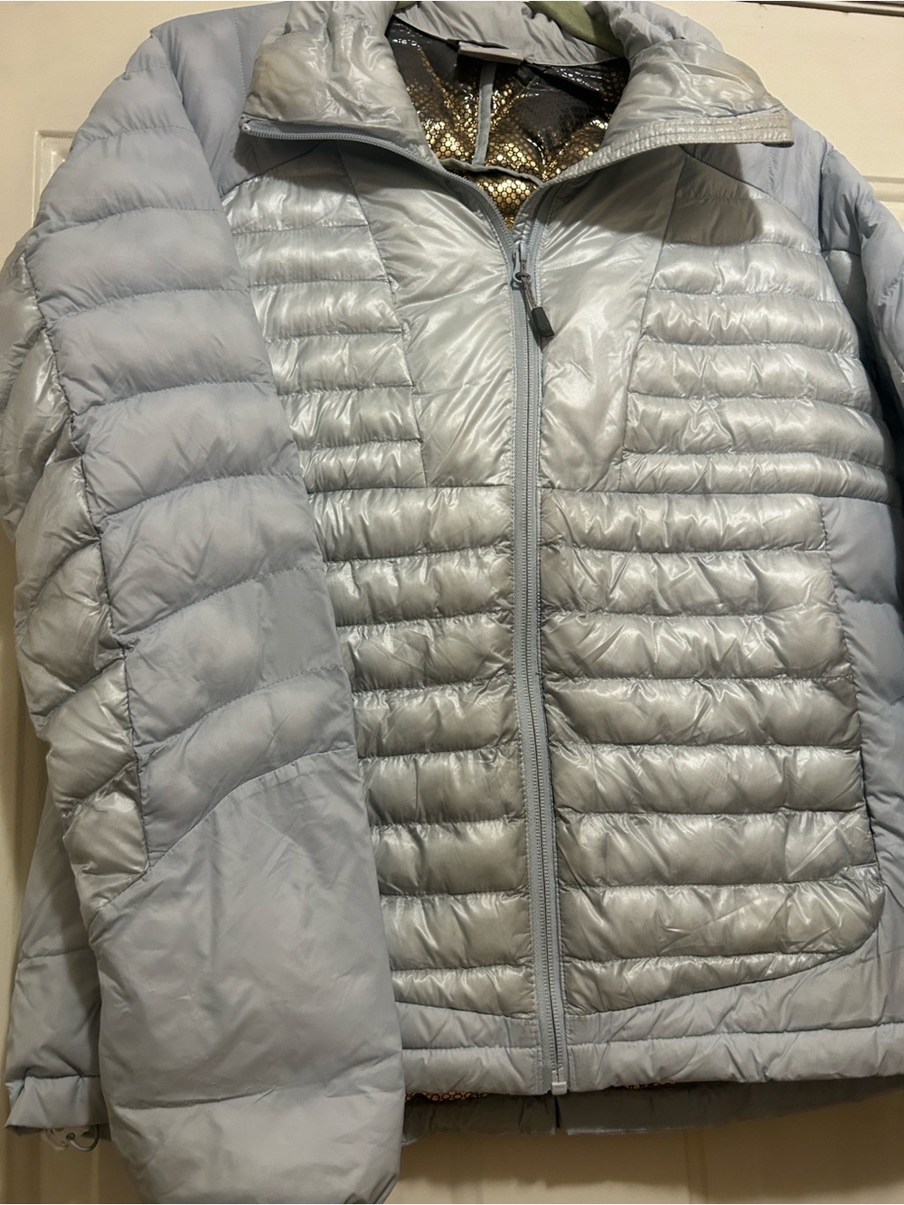 Columbia omniheat  Silver Quilted Puffer Jacket! Really nice M